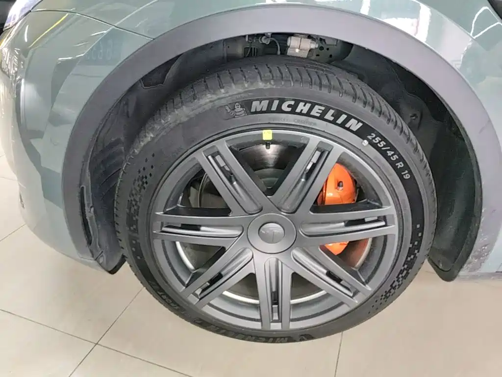 Tesla Model Y — миниатюра 23