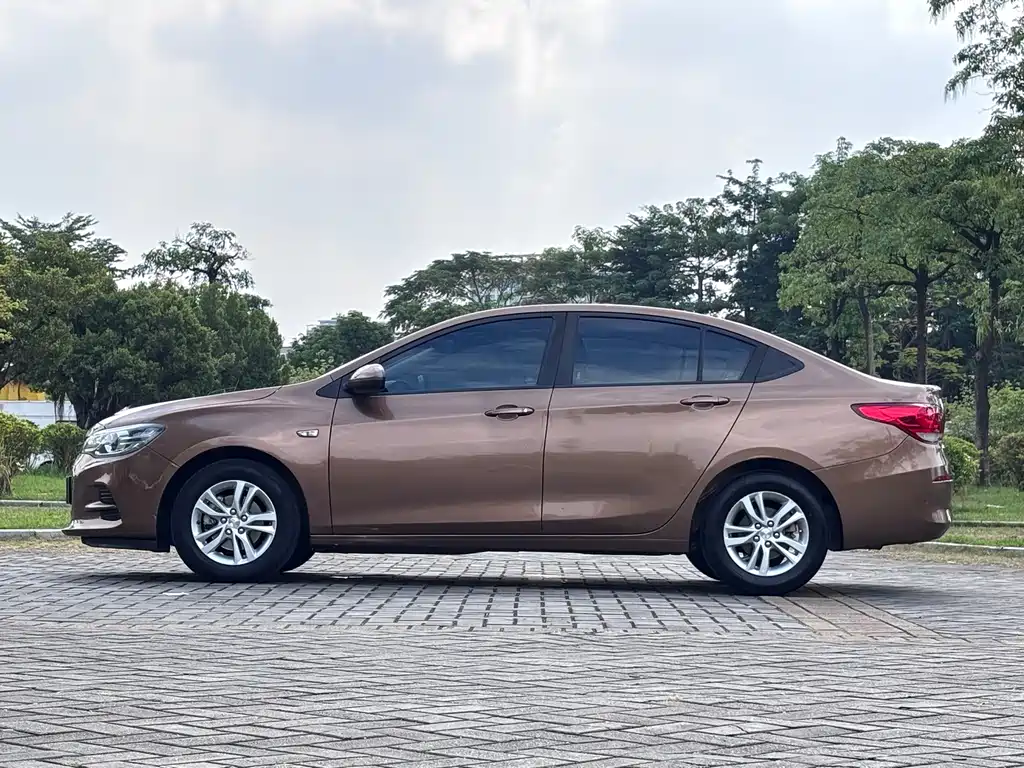 Chevrolet Cavalier — миниатюра 8