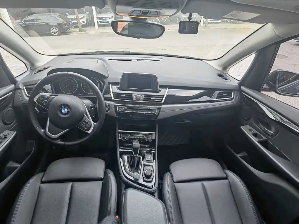 BMW 2 Series Active Tourer — миниатюра 7