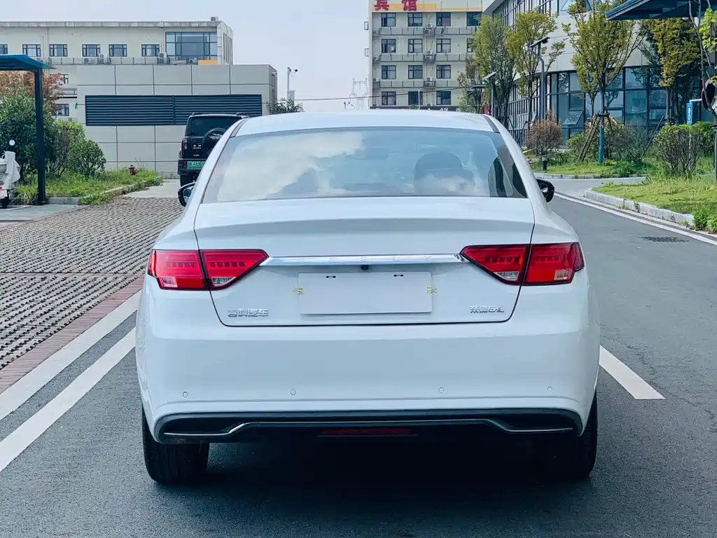 Geely Emgrand GL — миниатюра 6