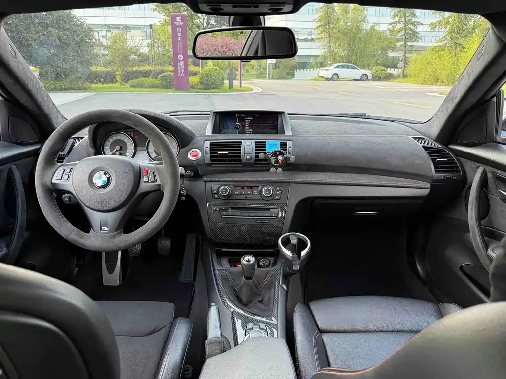 BMW 1 Series M — миниатюра 8
