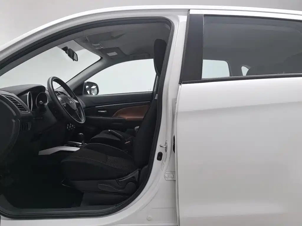 Mitsubishi ASX — миниатюра 10