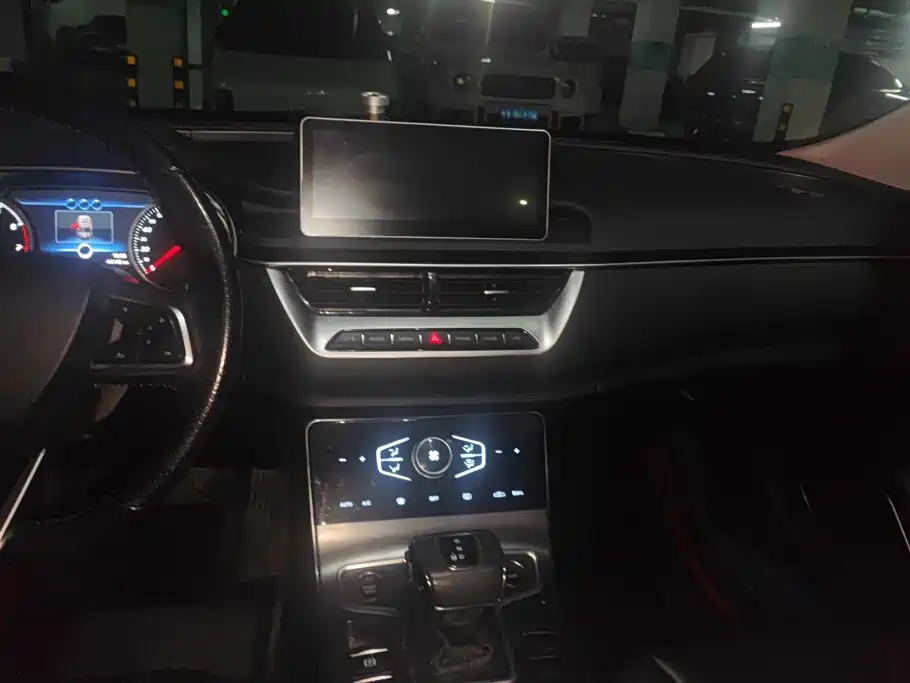 Hongqi Hongqi H5 — миниатюра 13