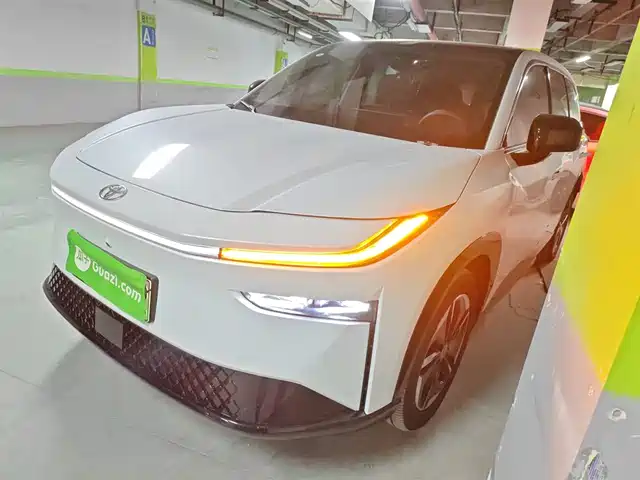 TOYOTA PLATINUM WISDOM 3X 2025