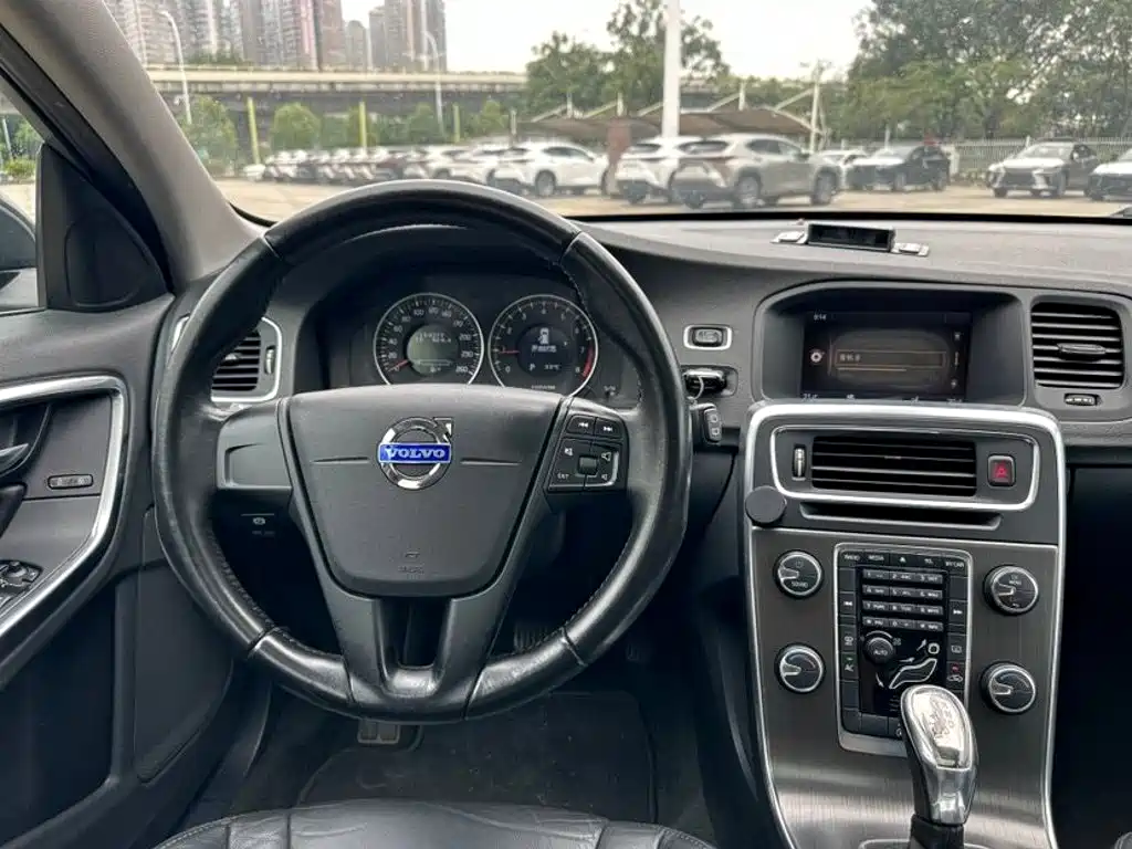 Volvo V60 — миниатюра 8