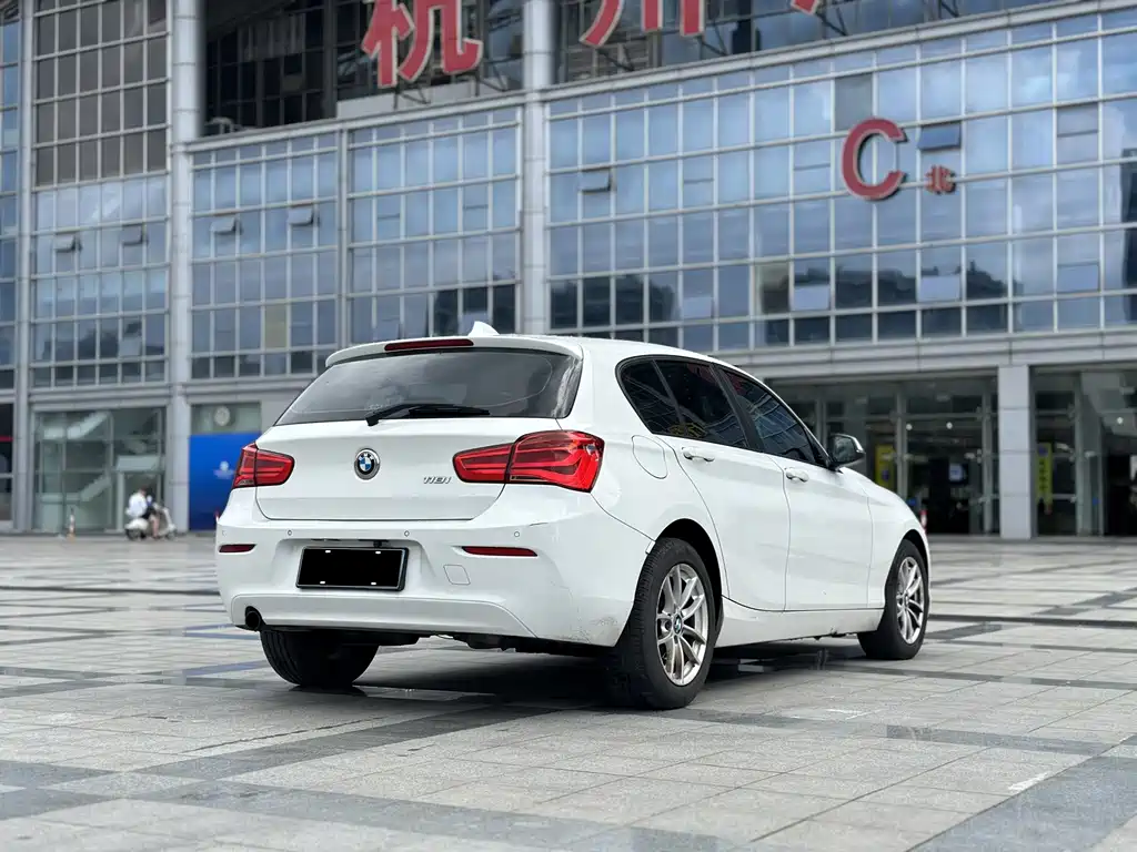 BMW 1 Series (Import) — миниатюра 4