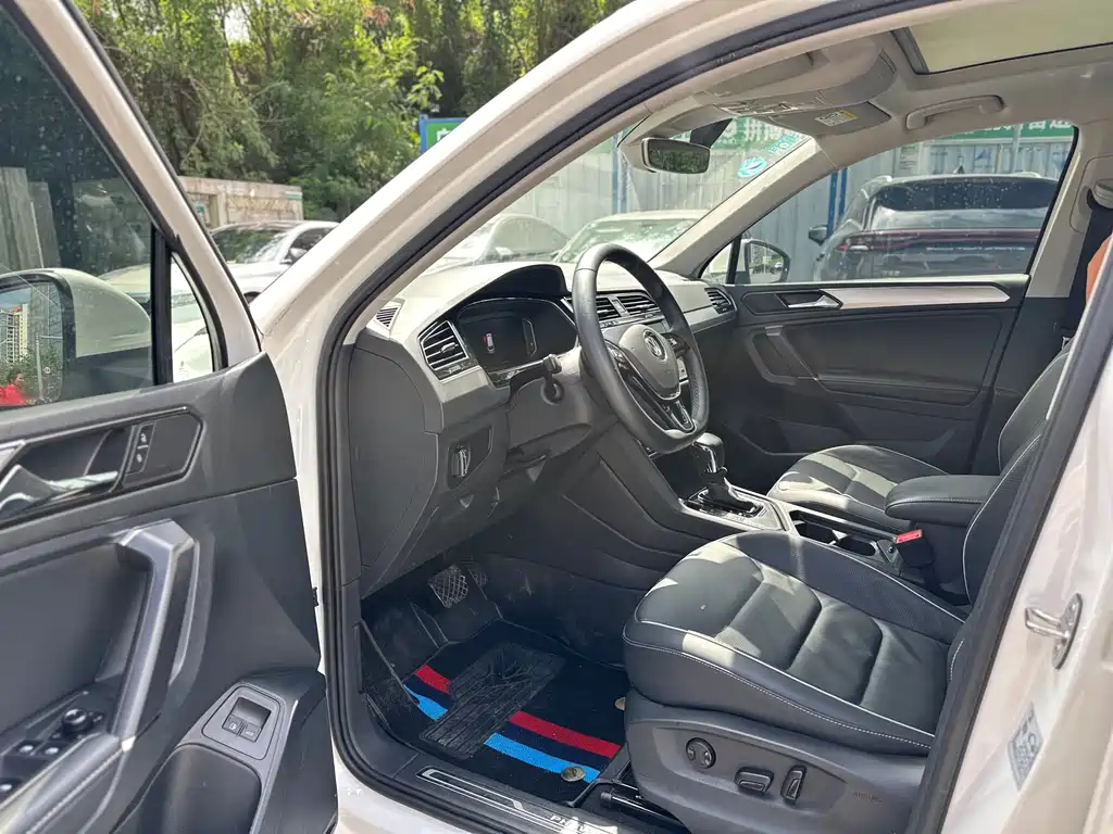 VOLKSWAGEN TIGUAN L NEW ENERGY