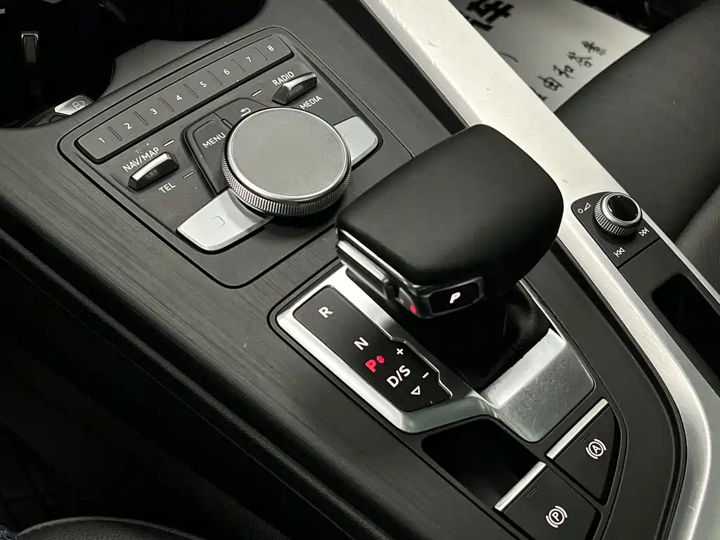 Audi A4L — миниатюра 36