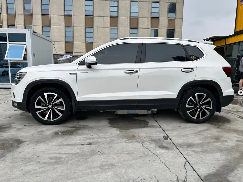 Volkswagen Tharu 2022 280TSI Luxury