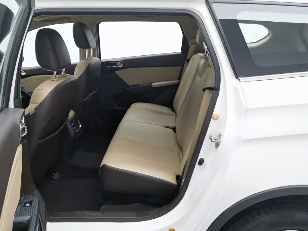 Baojun 310W — миниатюра 15