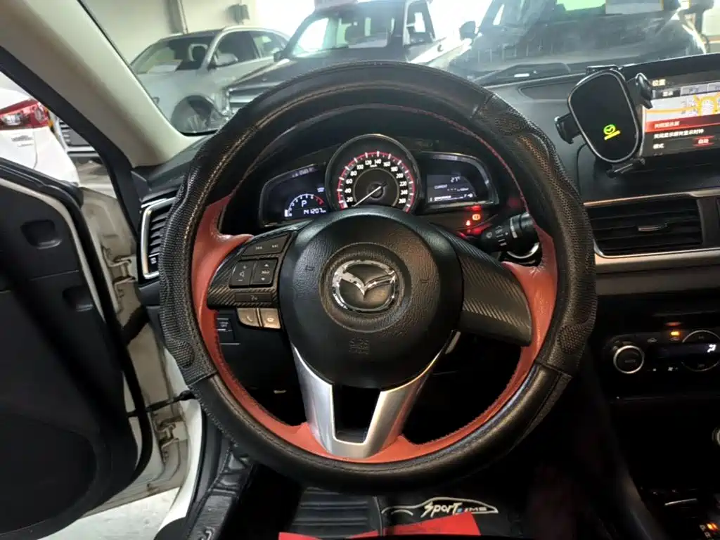 Mazda 3 Axela — миниатюра 11