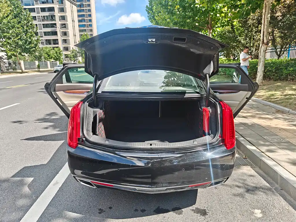 Cadillac XTS — миниатюра 2