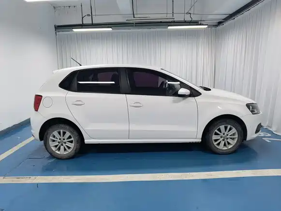 Volkswagen Polo 2016 1.4L MT