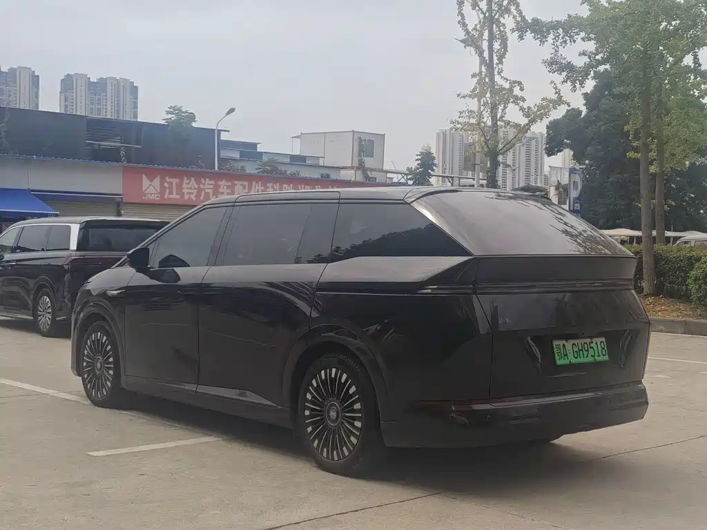 XPeng X9 — миниатюра 16