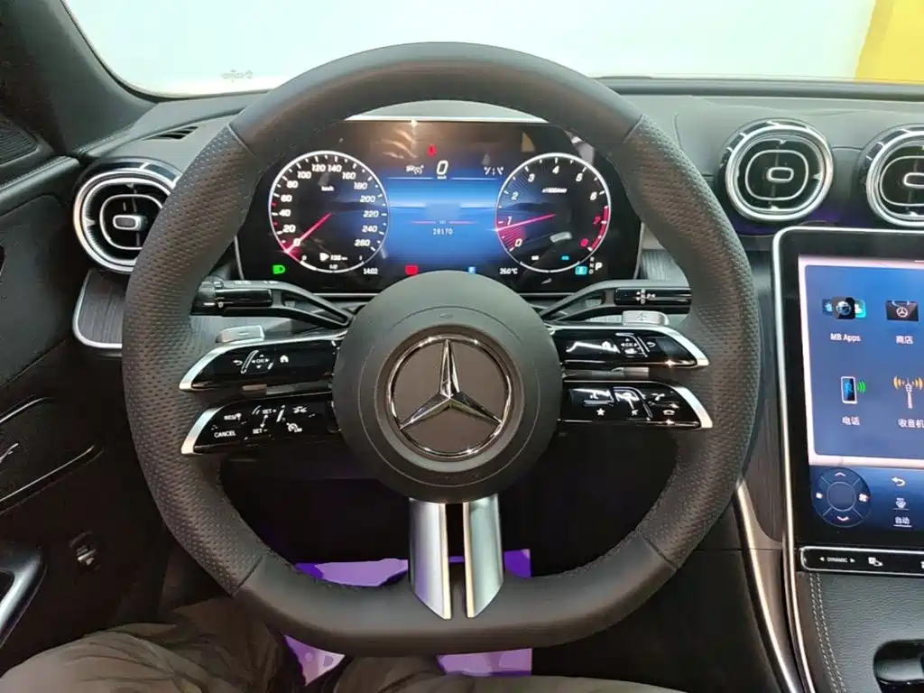 Mercedes-Benz C-Class — миниатюра 11