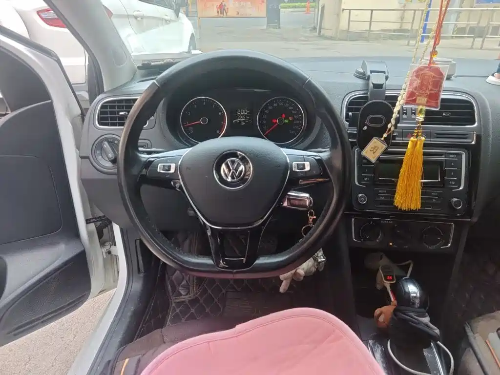 Volkswagen Polo — миниатюра 7