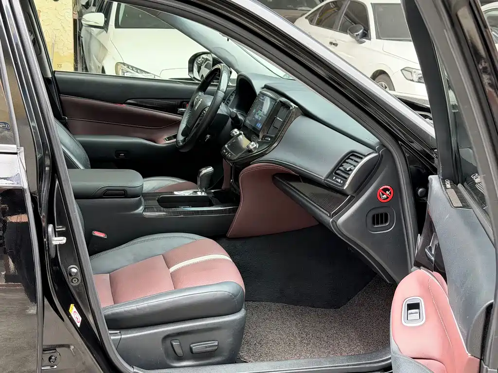 Toyota Crown 2017 2.0T Sport