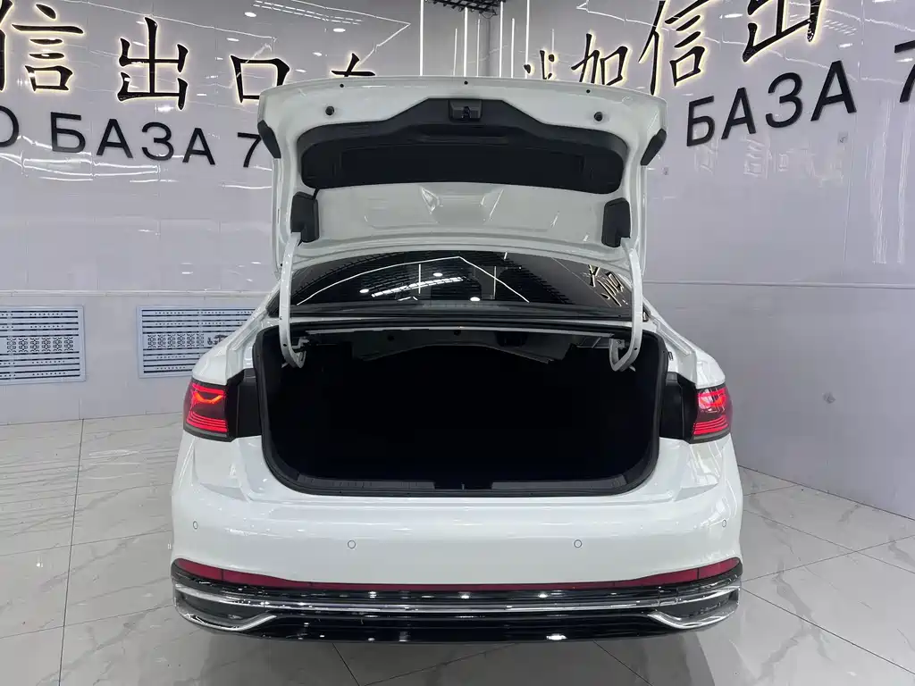 Volkswagen Sagitar — миниатюра 18