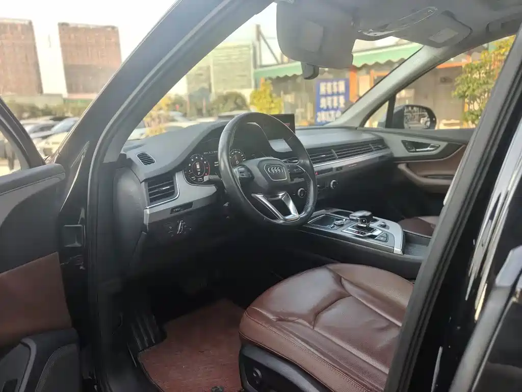 Audi Q7 — миниатюра 4