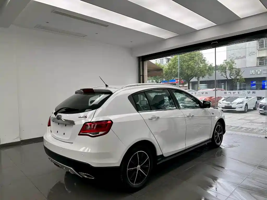 Geely Emgrand — миниатюра 9