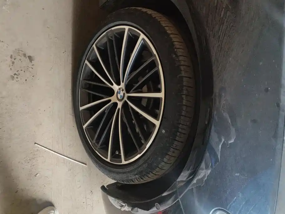 BMW 5 Series — миниатюра 6