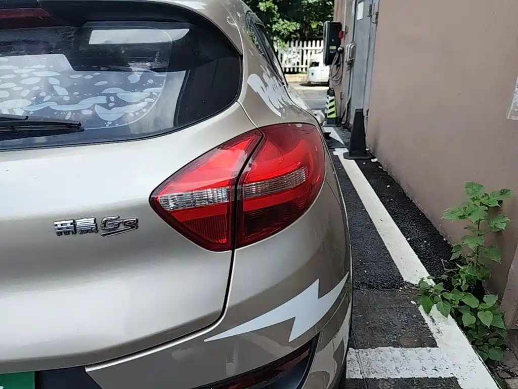 Geely Emgrand GS — миниатюра 8