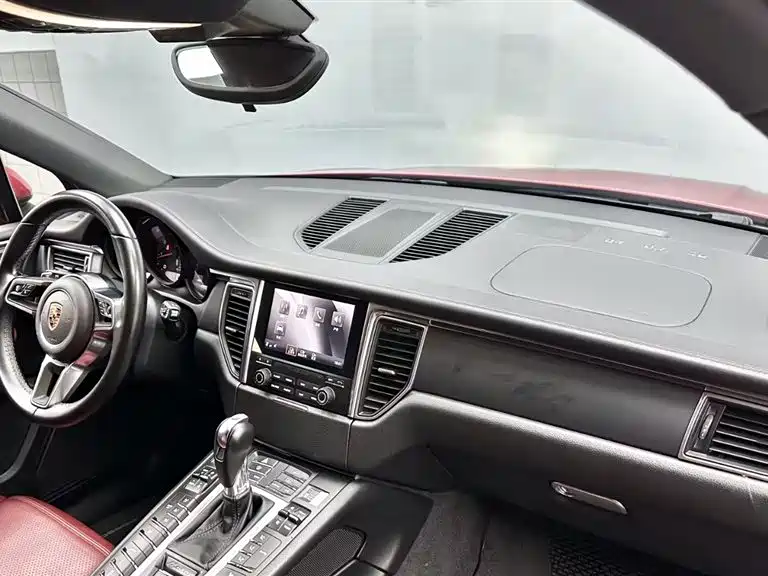 Porsche Macan — миниатюра 11
