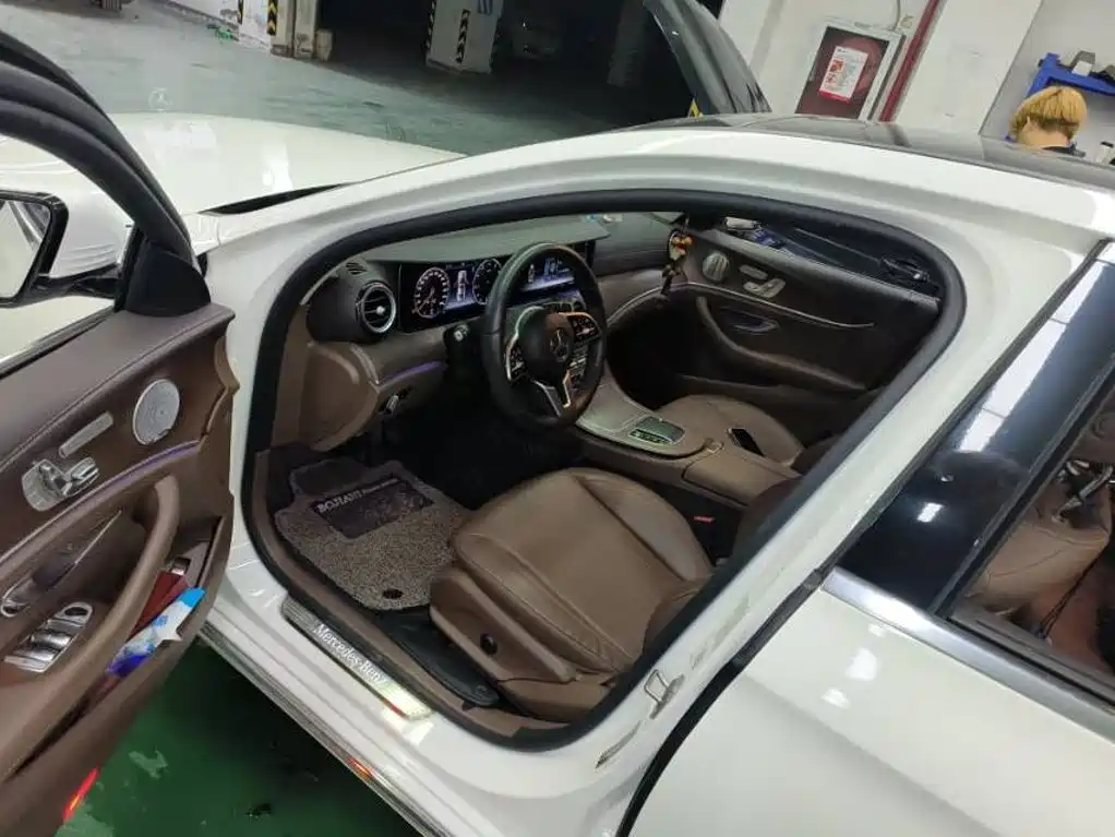 Mercedes-Benz E-Class — миниатюра 5