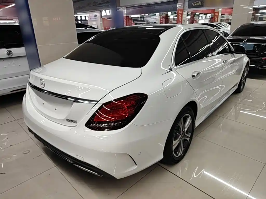 Mercedes-Benz C-Class — миниатюра 7