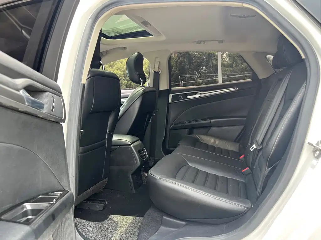 Ford Mondeo — миниатюра 17