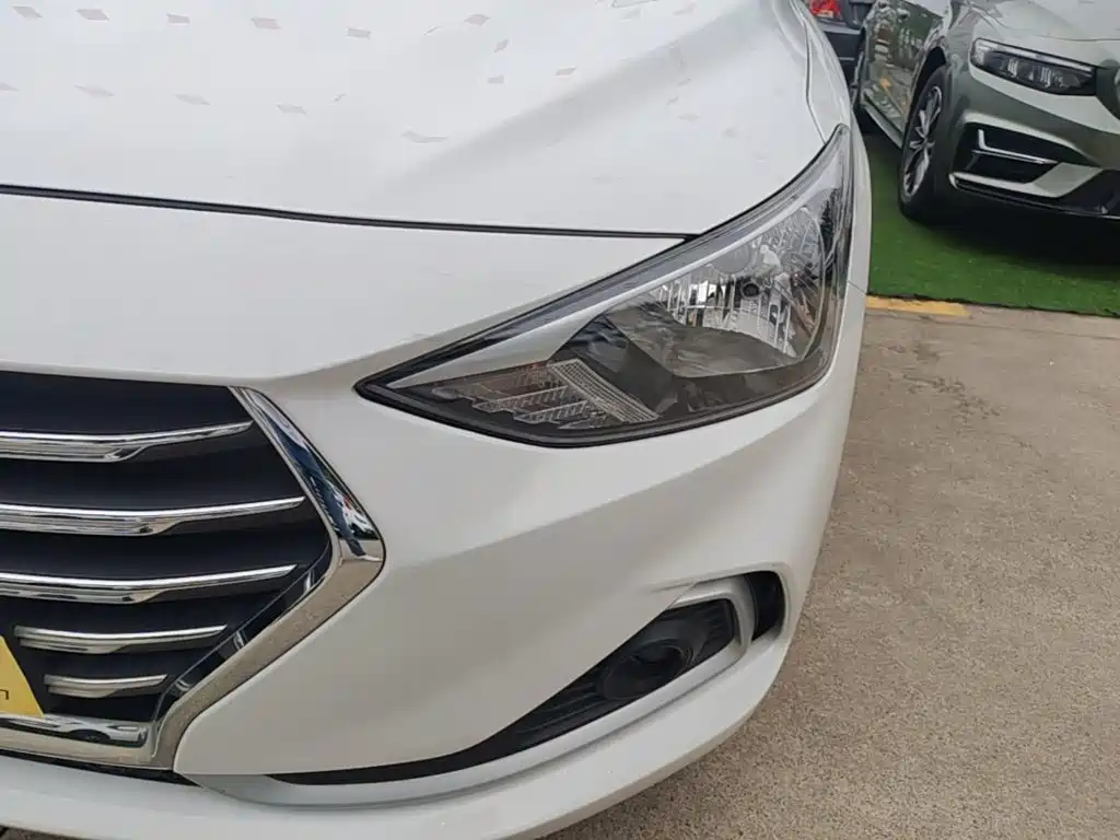 Hyundai Elantra — миниатюра 24