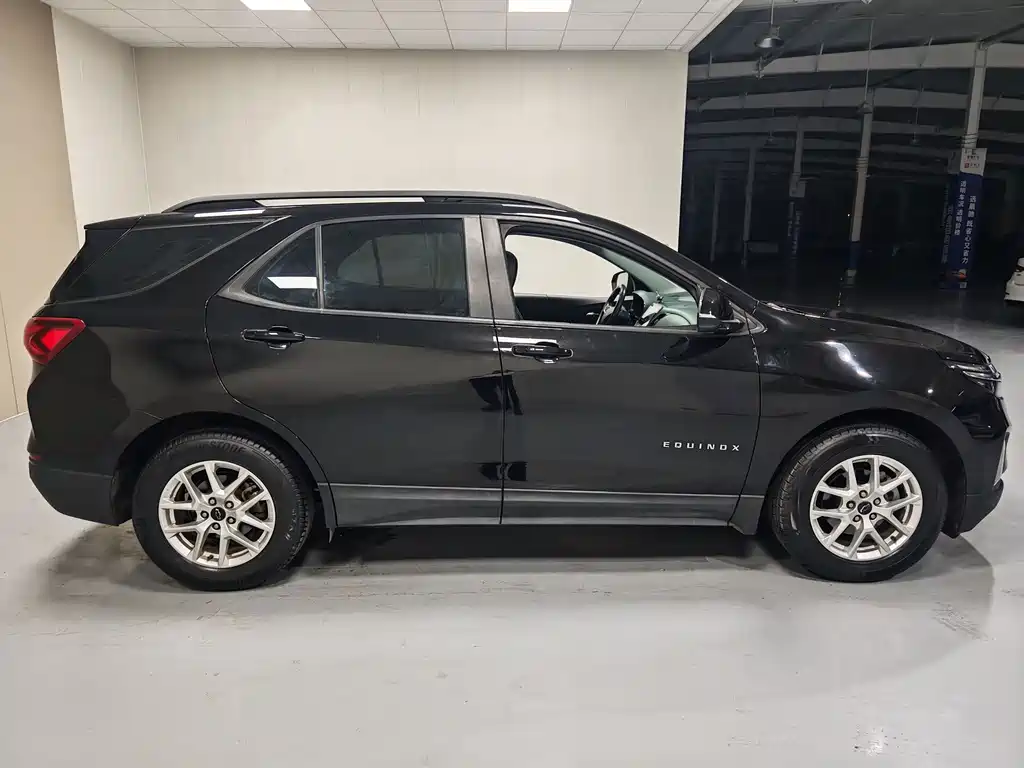 Chevrolet Equinox — миниатюра 15