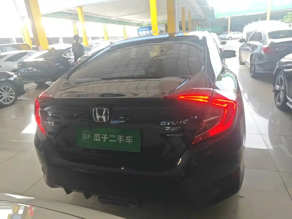 Honda Civic — миниатюра 6
