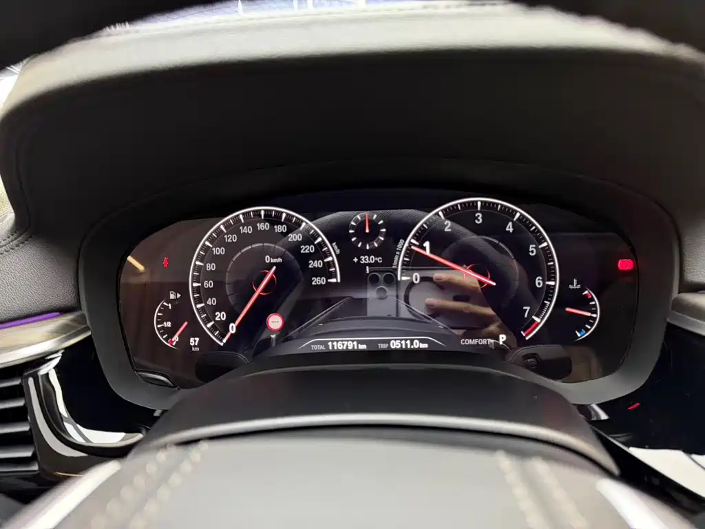 BMW 5 Series — миниатюра 7