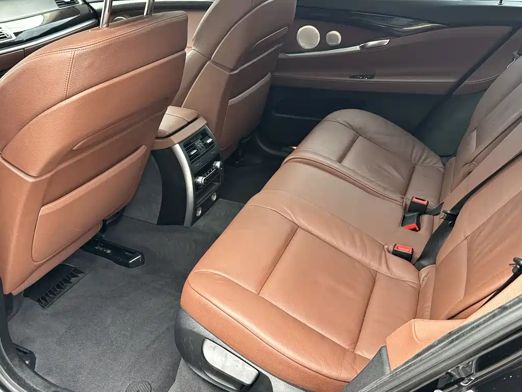 BMW 5 Series GT 5 GT 2013 535i Lead