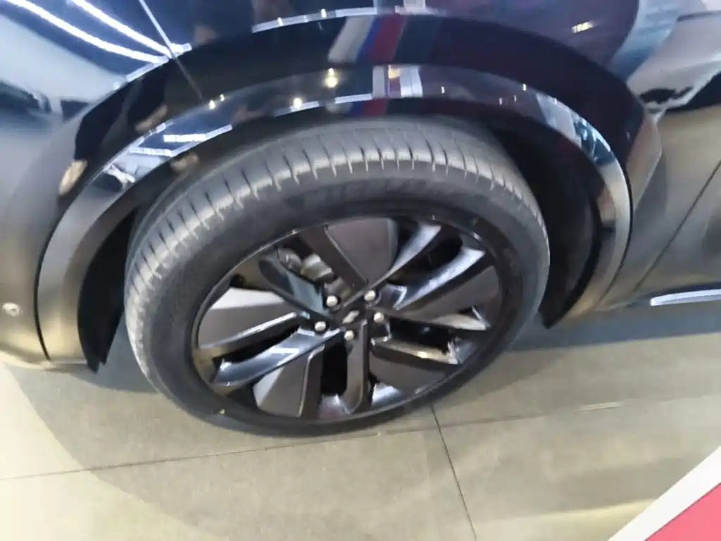Li Auto Li L9 — миниатюра 23
