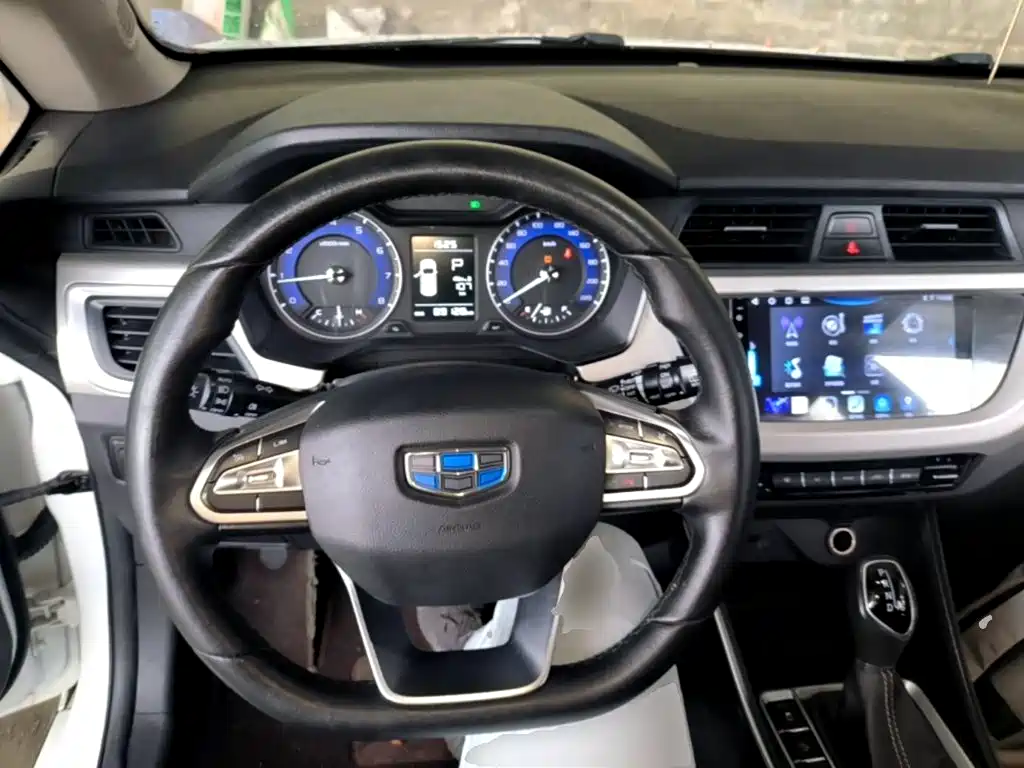 Geely Vision X3 — миниатюра 7