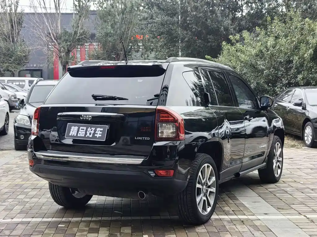 Jeep Compass (Import) — миниатюра 4