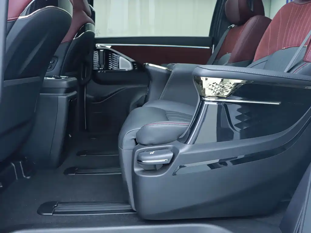 GAC Motor M8 Grandmaster Series 400T Supreme Edition, фото 13