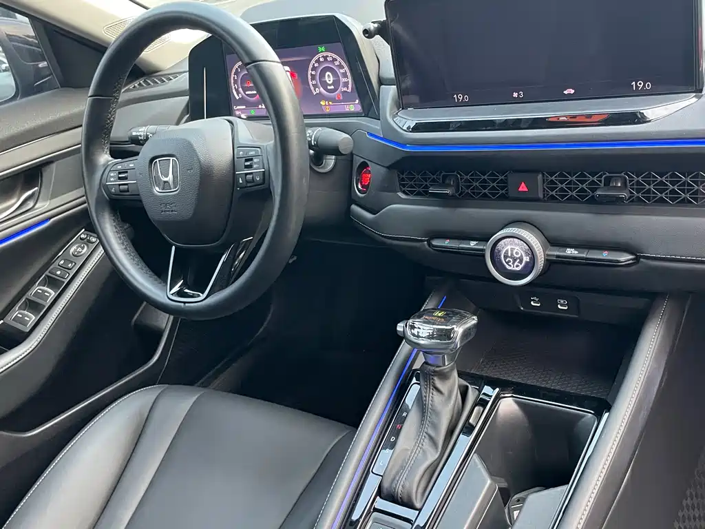 Honda Accord — миниатюра 13