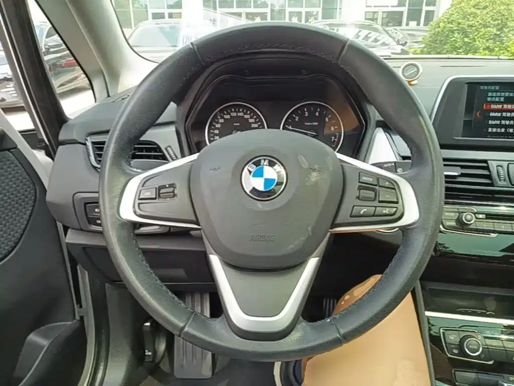 BMW 2 Series Active Tourer — миниатюра 11