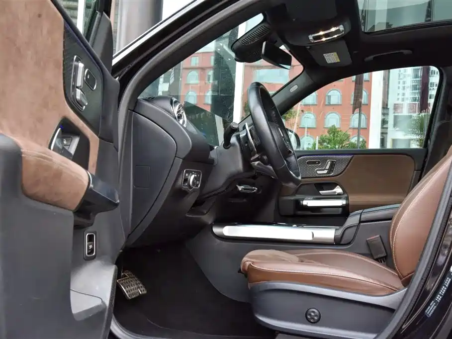 Mercedes-Benz GLB AMG — миниатюра 13
