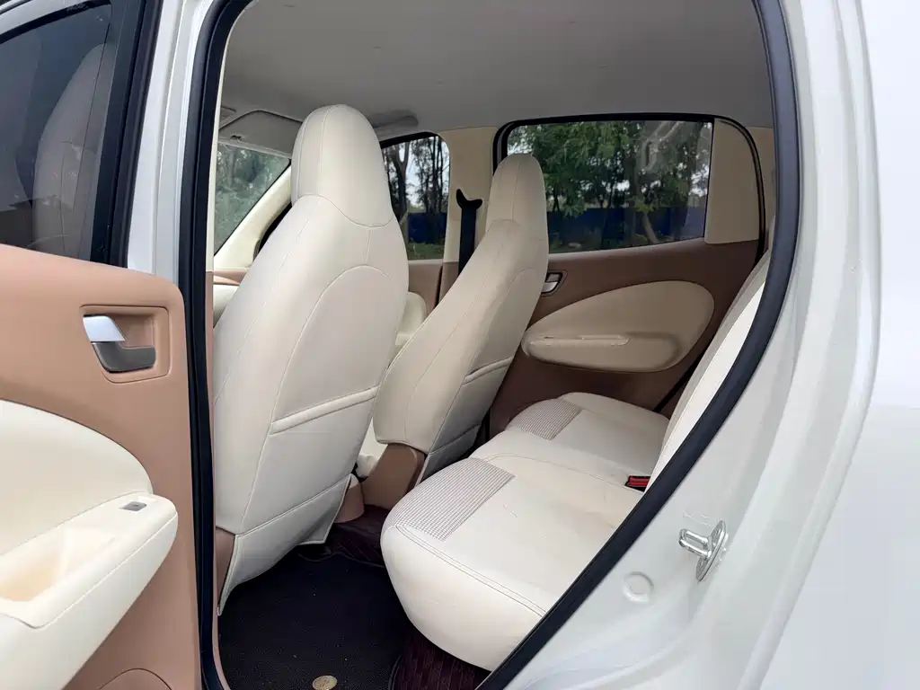 Wuling MINIEV — миниатюра 7