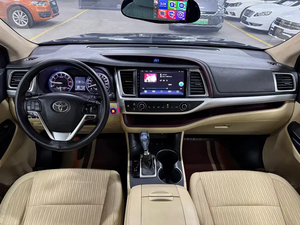 Toyota Highlander — миниатюра 9