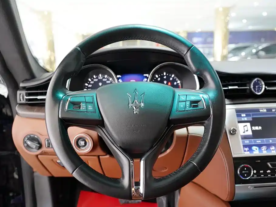Maserati Quattroporte — миниатюра 8