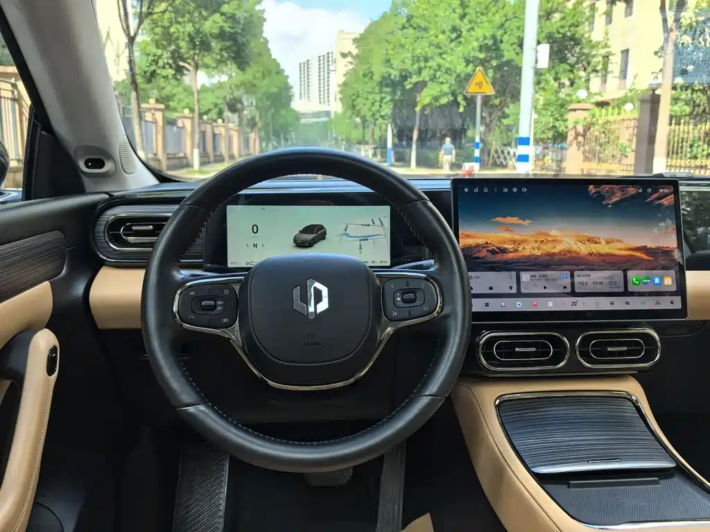 Leapmotor Leapmotor C11 — миниатюра 5