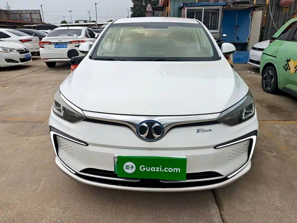 BAIC EU5 — миниатюра 3