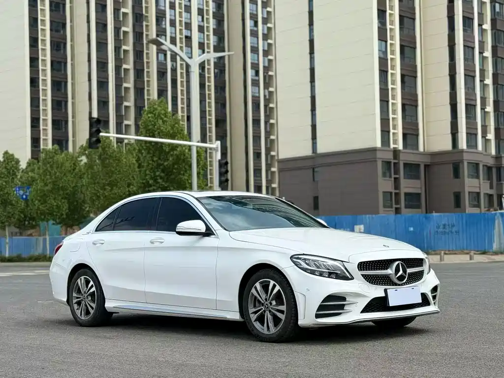 Mercedes-Benz C-Class — миниатюра 3