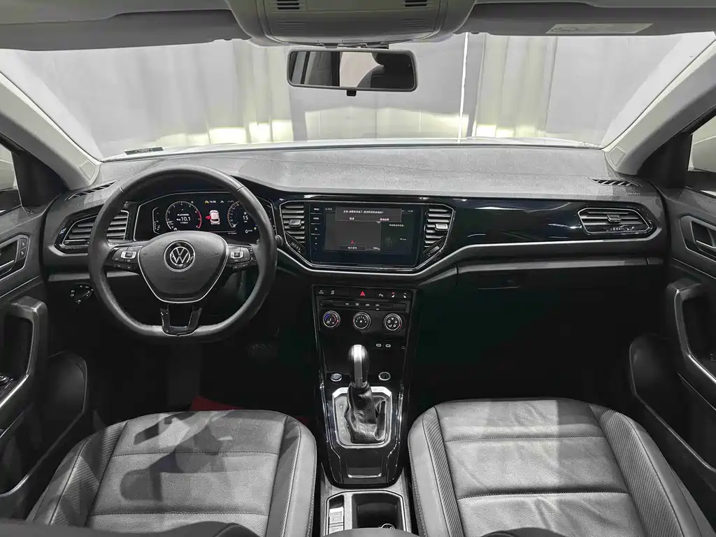 Volkswagen T-Roc — миниатюра 13
