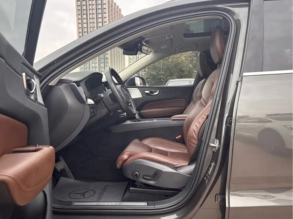 Volvo XC60 — миниатюра 4